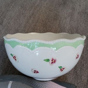 Susan Branch serving bowl.